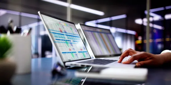 Commercial real estate data analysis for tenant representation decisions