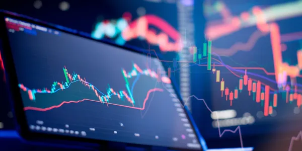 Commercial real estate market analysis charts for tenant representation